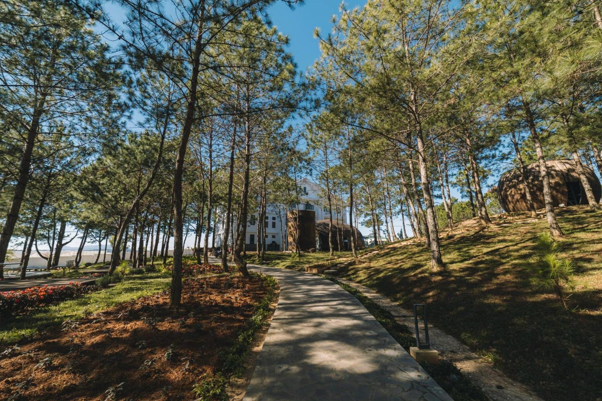 Kim Resort - Khu Nghi Duong Rung La Kim ダラット エクステリア 写真