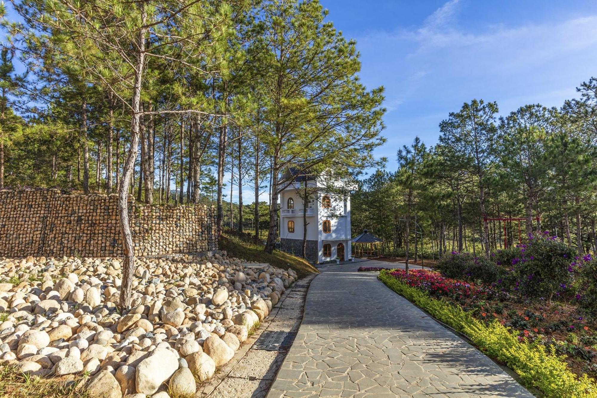 Kim Resort - Khu Nghi Duong Rung La Kim ダラット エクステリア 写真