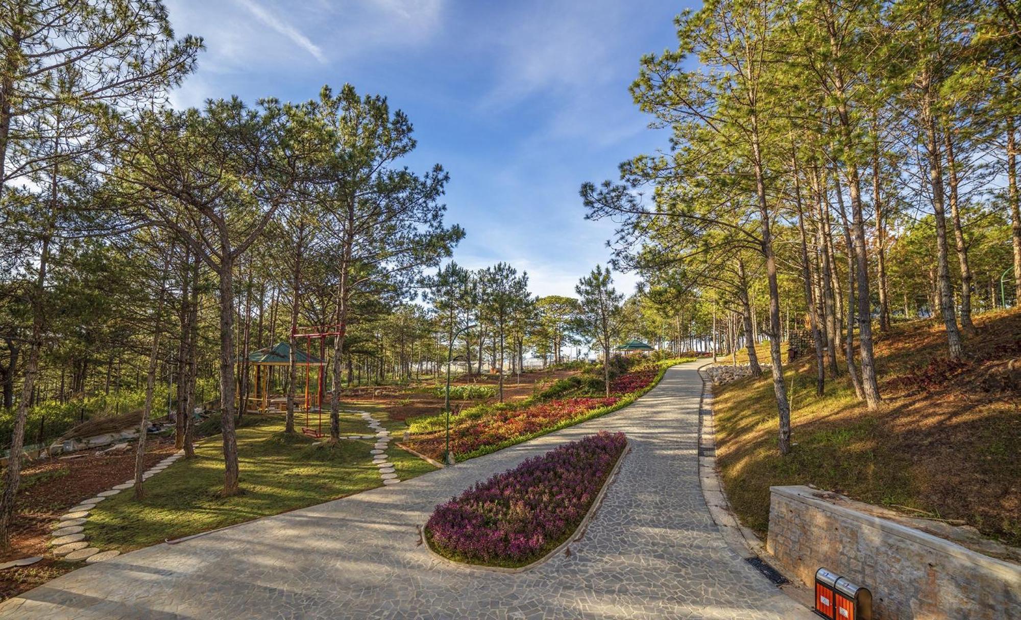 Kim Resort - Khu Nghi Duong Rung La Kim ダラット エクステリア 写真